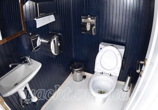 Катер "Мудрый"