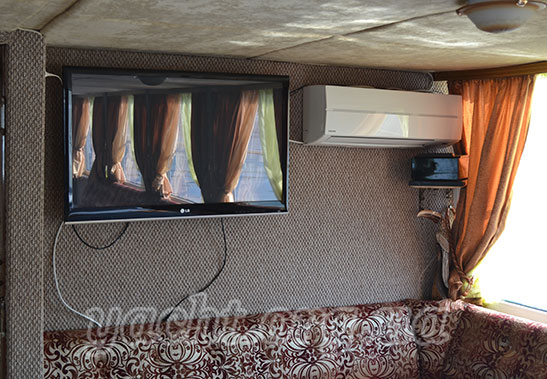 Катер "Омар Хайям"